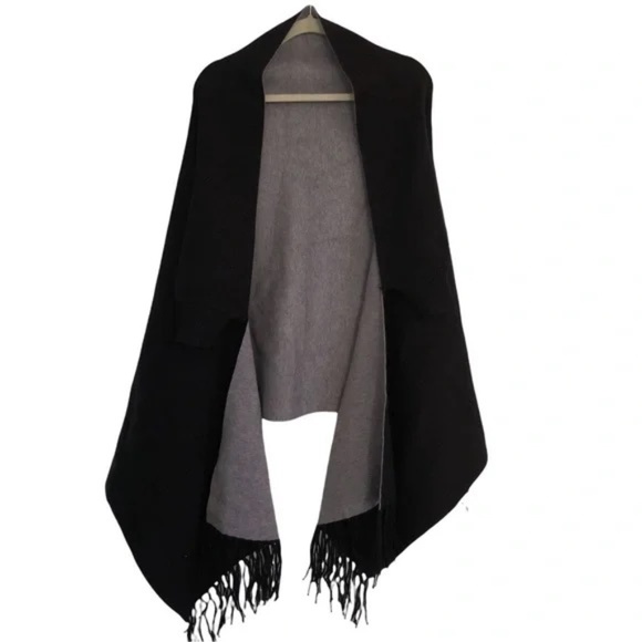 pretty persuasions black and gray reversible wrap poncho shawl rib cuffs - Picture 5 of 9